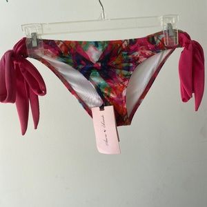 BIKINI BOTTOM